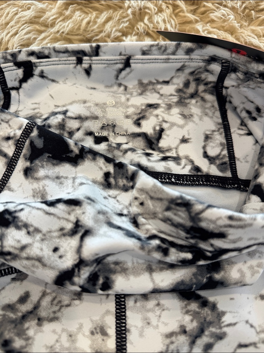 NWT The Gym People pocket leggings. White and black marble. Size small. - Picture 4 of 5